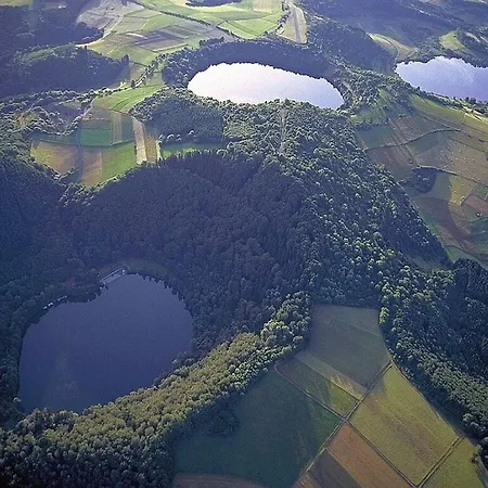 Maarpanorama In Het Maarberg Schalkenmehren