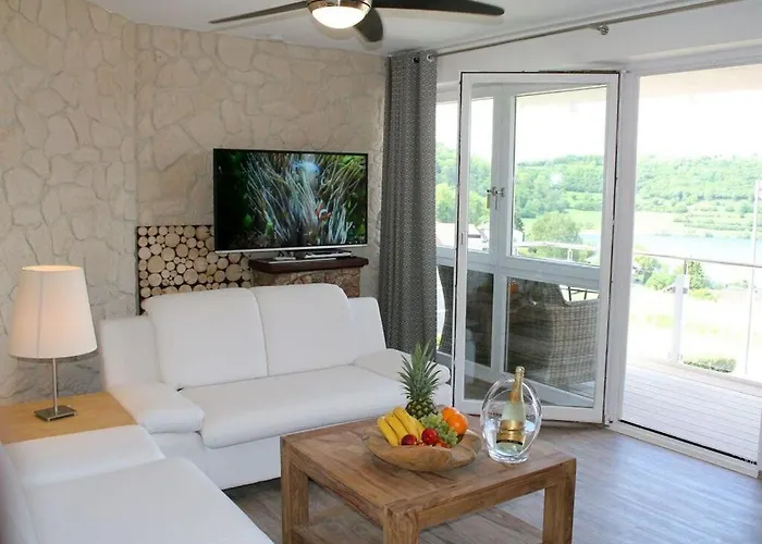 Feriehus Maarpanorama In Het Maarberg Schalkenmehren